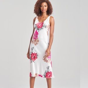 🔥🔥🔥Stunning Natori Peony Blossom Gown ❤️